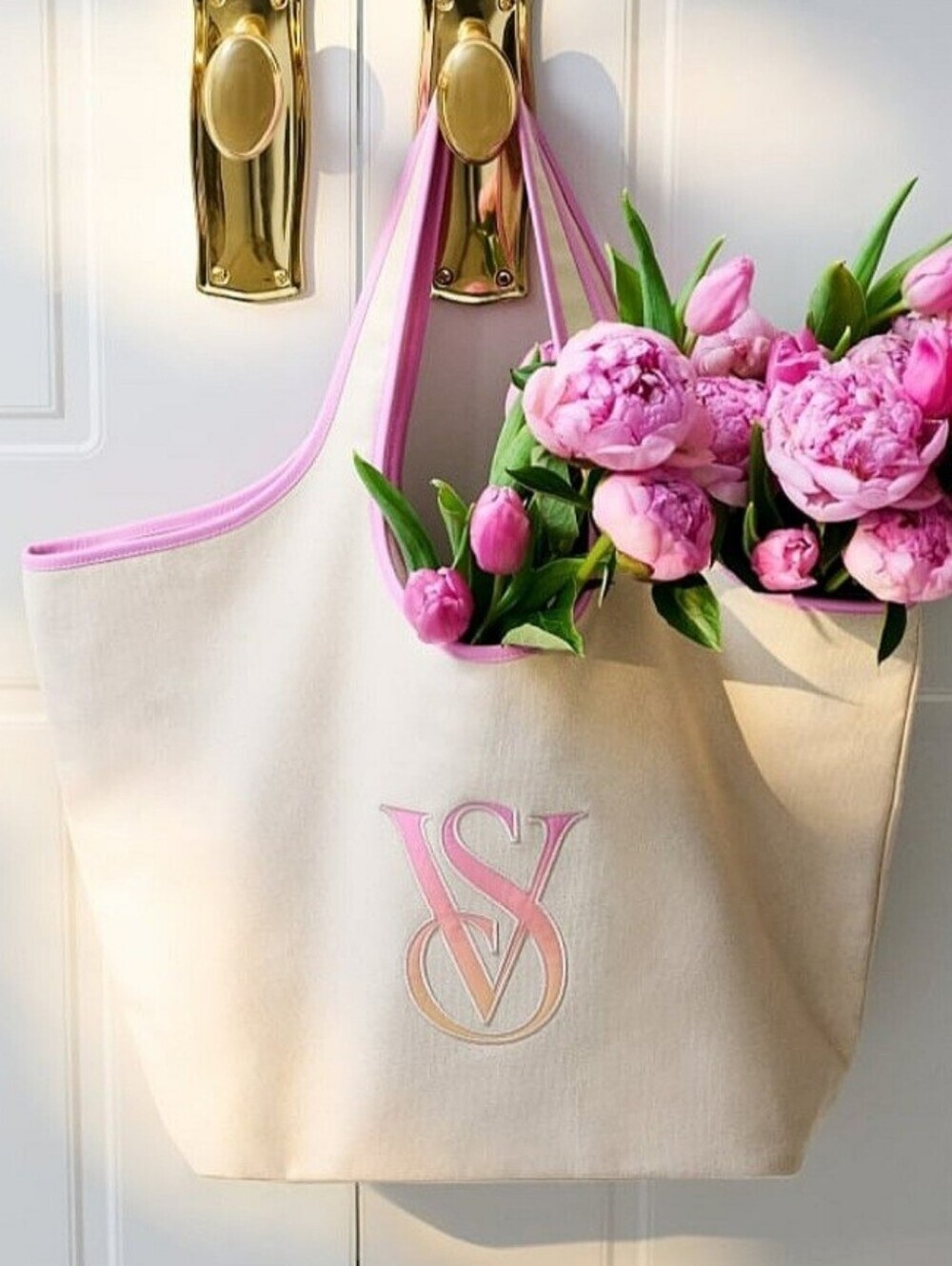 NWT VICTORIA'S SECRET  Tote